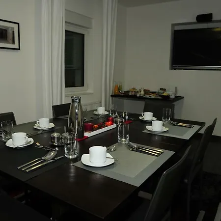 Hotel Sporcher Nest 3*