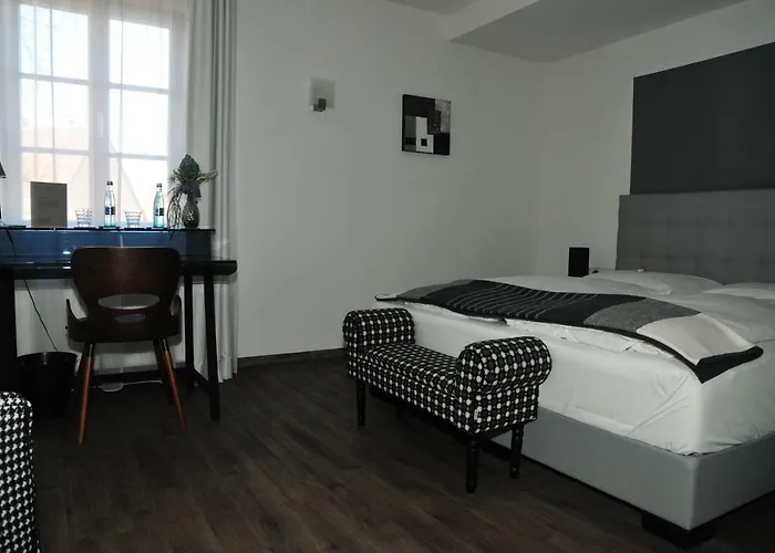 Sporcher Nest Отель Cadolzburg