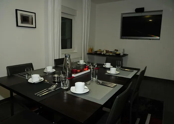 Hotel Sporcher Nest 3*